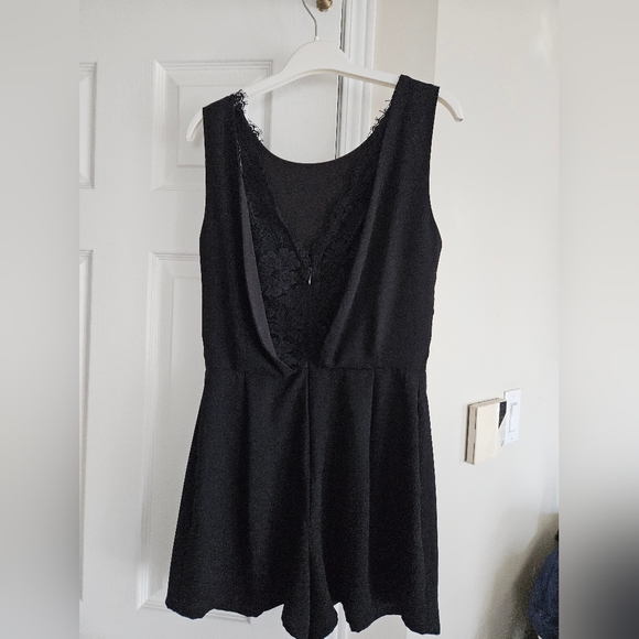 Romper with lace back - Picture 5 of 5